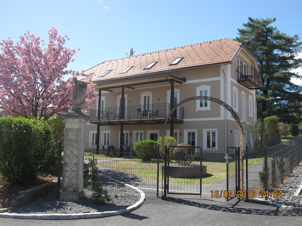 Villa Zur Schmied'N Ehrenhausen Exterior photo